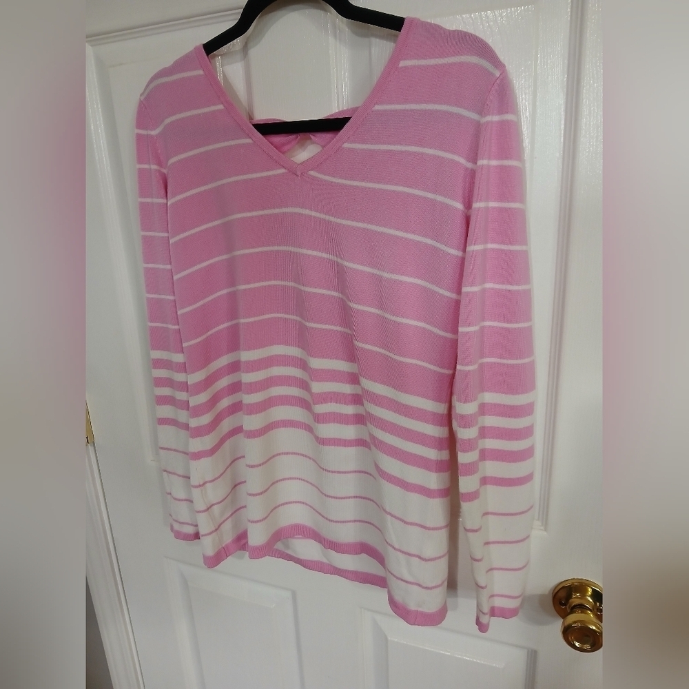 VENUS Pink and White Knit Top With Bows On Back Coquette Feminine Cottage Party - Picture 2 of 5